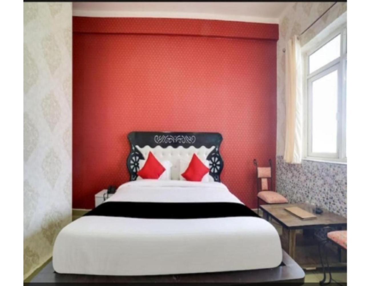 Sudhir Hotel & Banquet, Сонипат Екстериор снимка