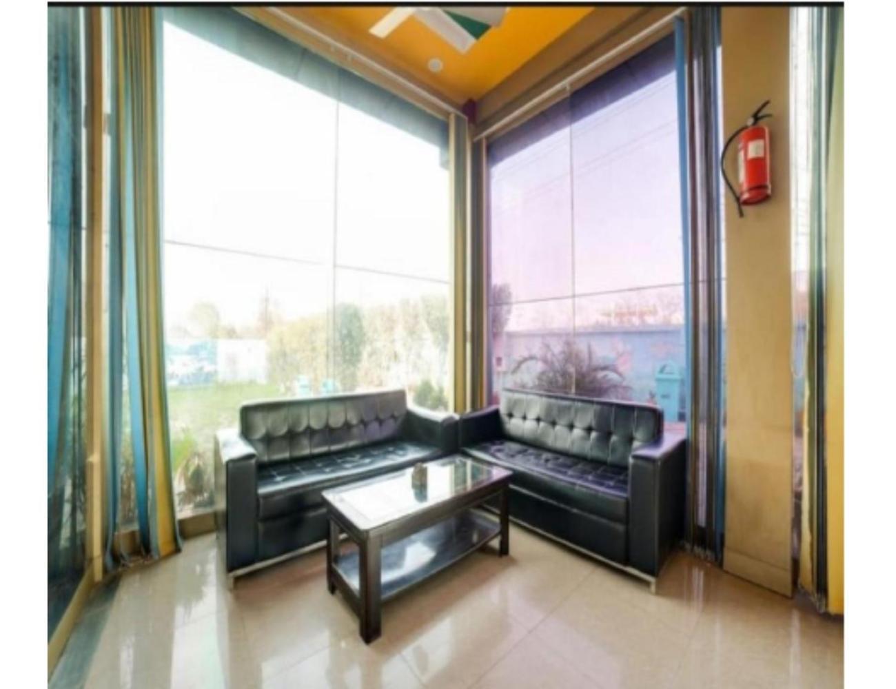 Sudhir Hotel & Banquet, Сонипат Екстериор снимка